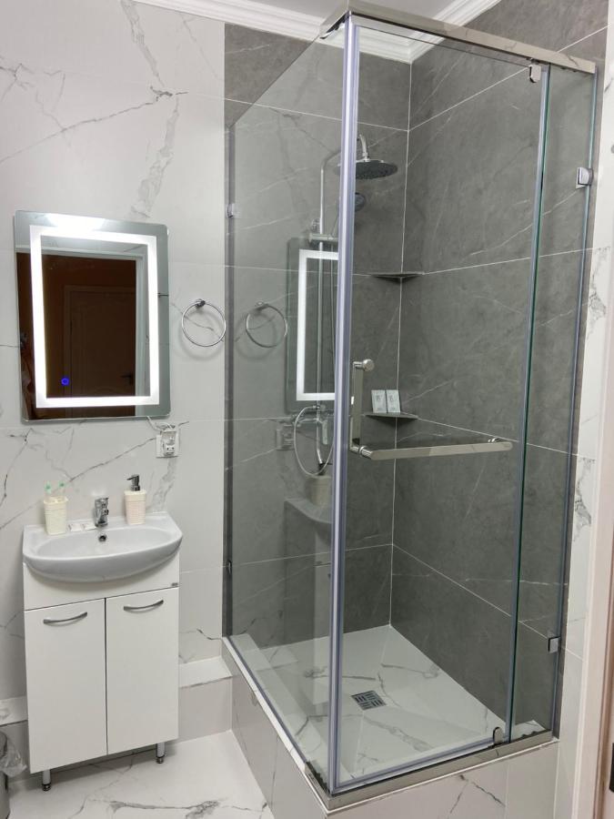 Apartment in the city centre Astana Exteriör bild